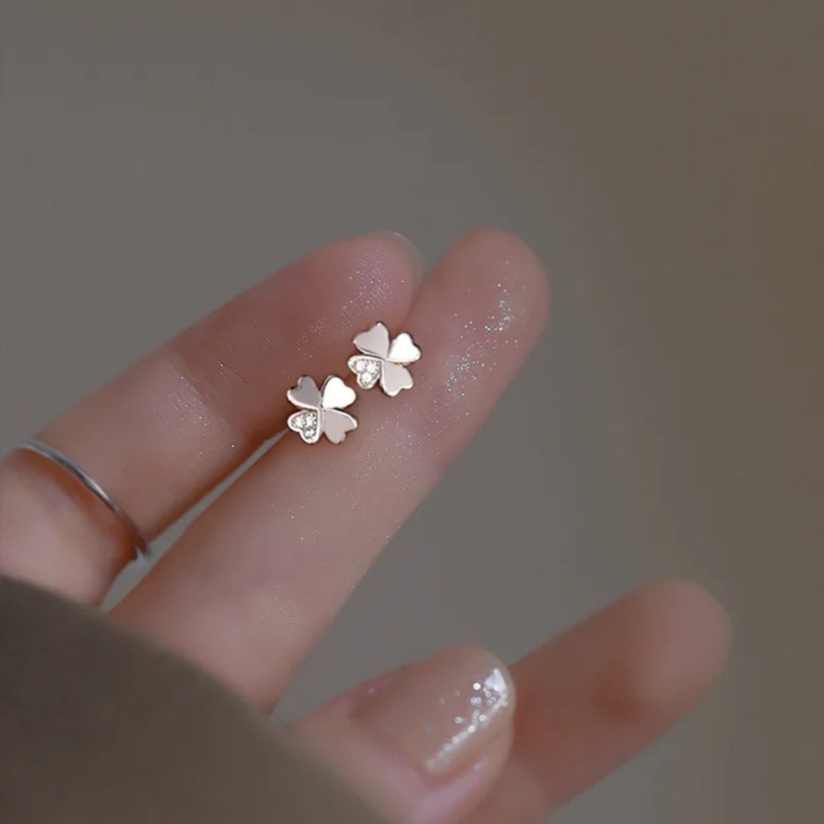 925 Silver-Plated Four Leaf Clover Heart Stud Earrings Women Crystal Accent 1055