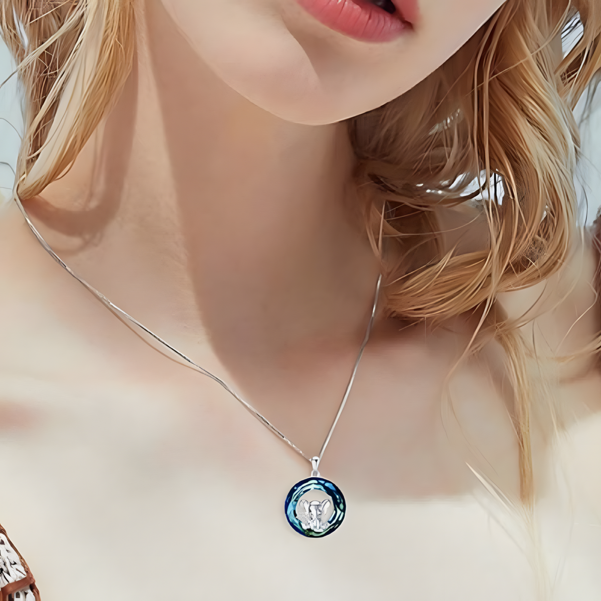 Unified Jewellery Cute Elephant Necklace Blue Crystal Circle Silver Tone B63