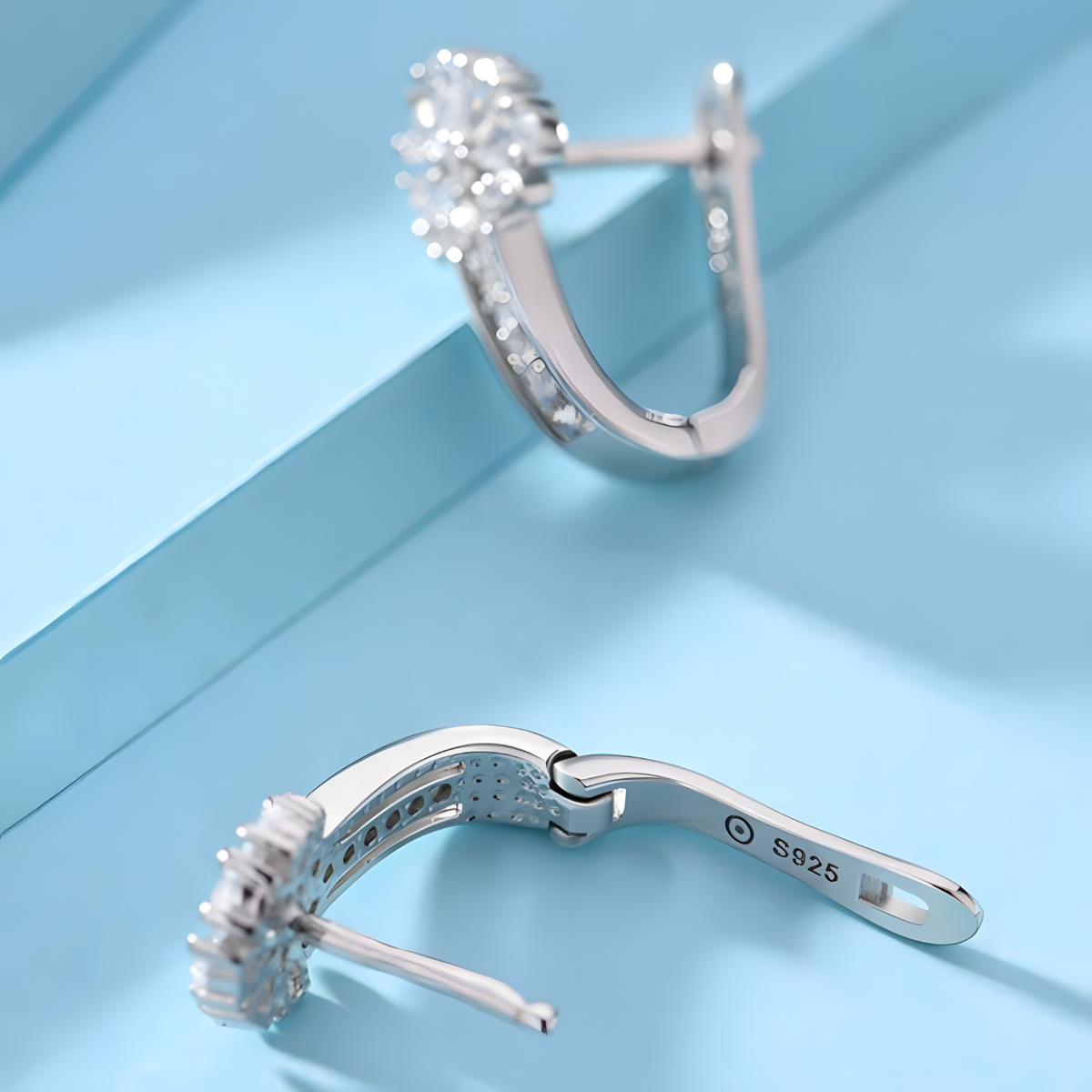 925 Sterling Silver Crystal Flower Stud Earrings Women; Clear Zirconia Pave B182