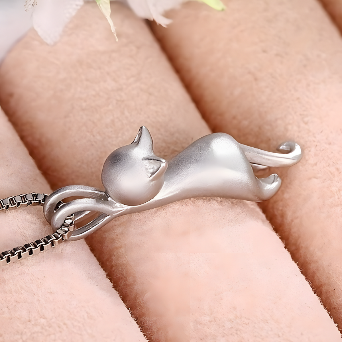 Cute Cat Pendant Necklace for Women – Minimalist Animal Design in Silver 829