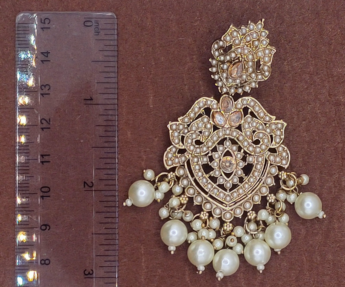 Elegant Bollywood Inspired Gold Kundan Earrings - Traditional Indian Jewelry 180