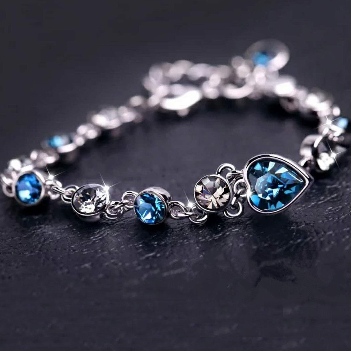 Blue Crystal Heart Charm Bracelet for Women – Sparkling Cubic Zirconia Chain 984