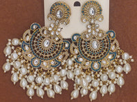 Elegant Bollywood Inspired Gold Kundan Earrings - Traditional Indian Jewelry 189