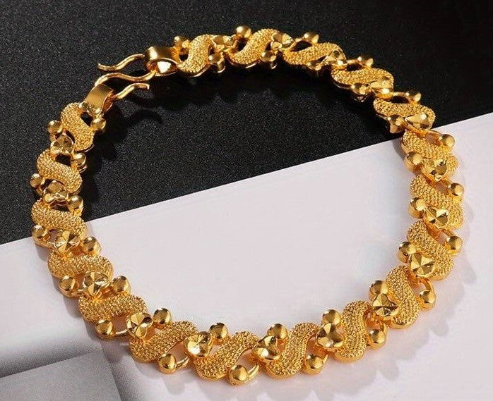 Stylish Gold Chain Bracelet Men with S-Shaped Design, Featuring Intricate 120