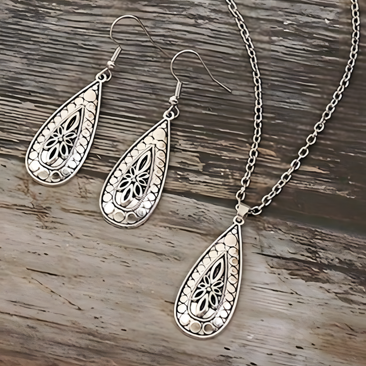 Vintage Water Drop Floral Carved Necklace and Drop Earrings Set, Teardrop 1723