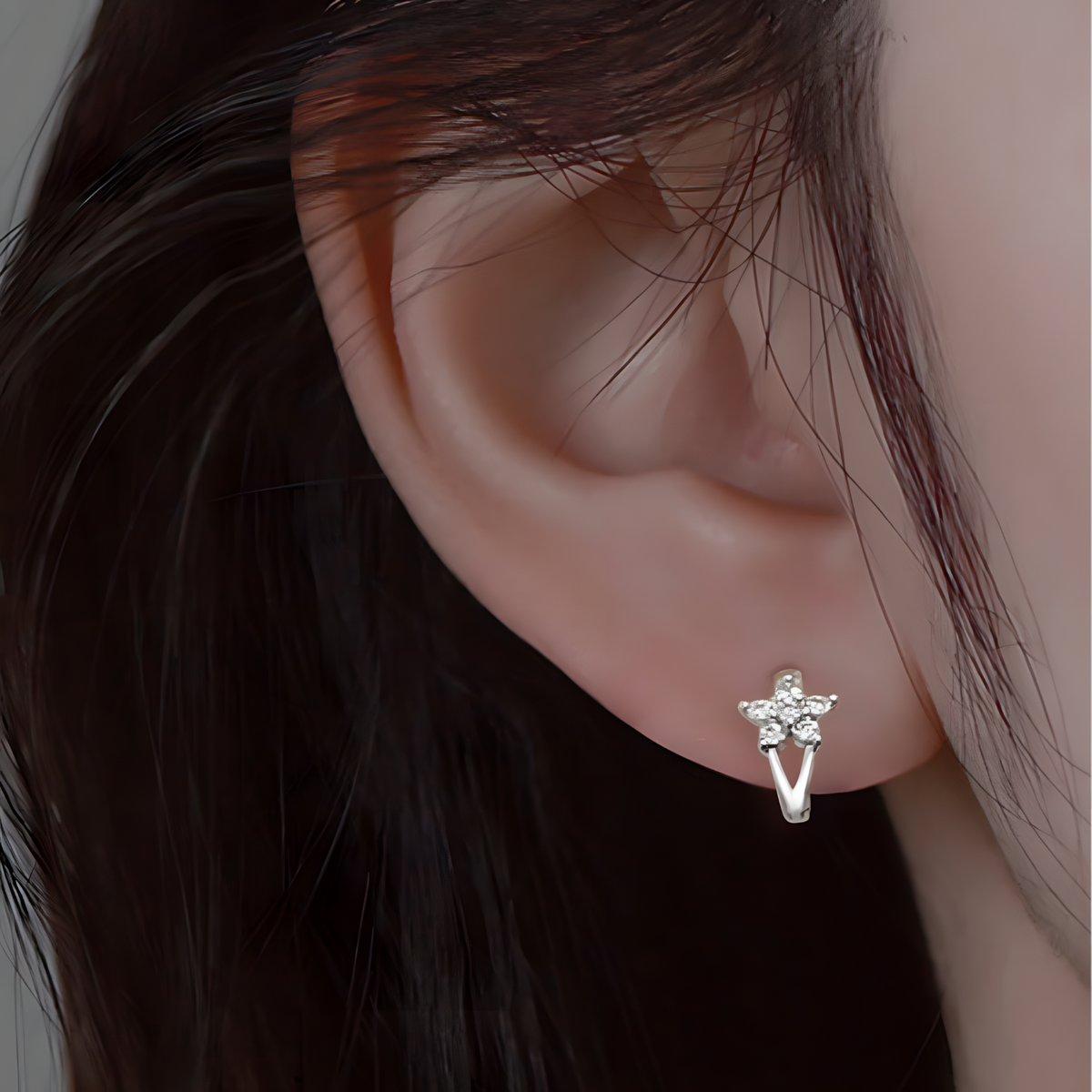 925 Silver-Plated Flower Zircon Hoop Earrings for Women Dainty Floral Huggie 935