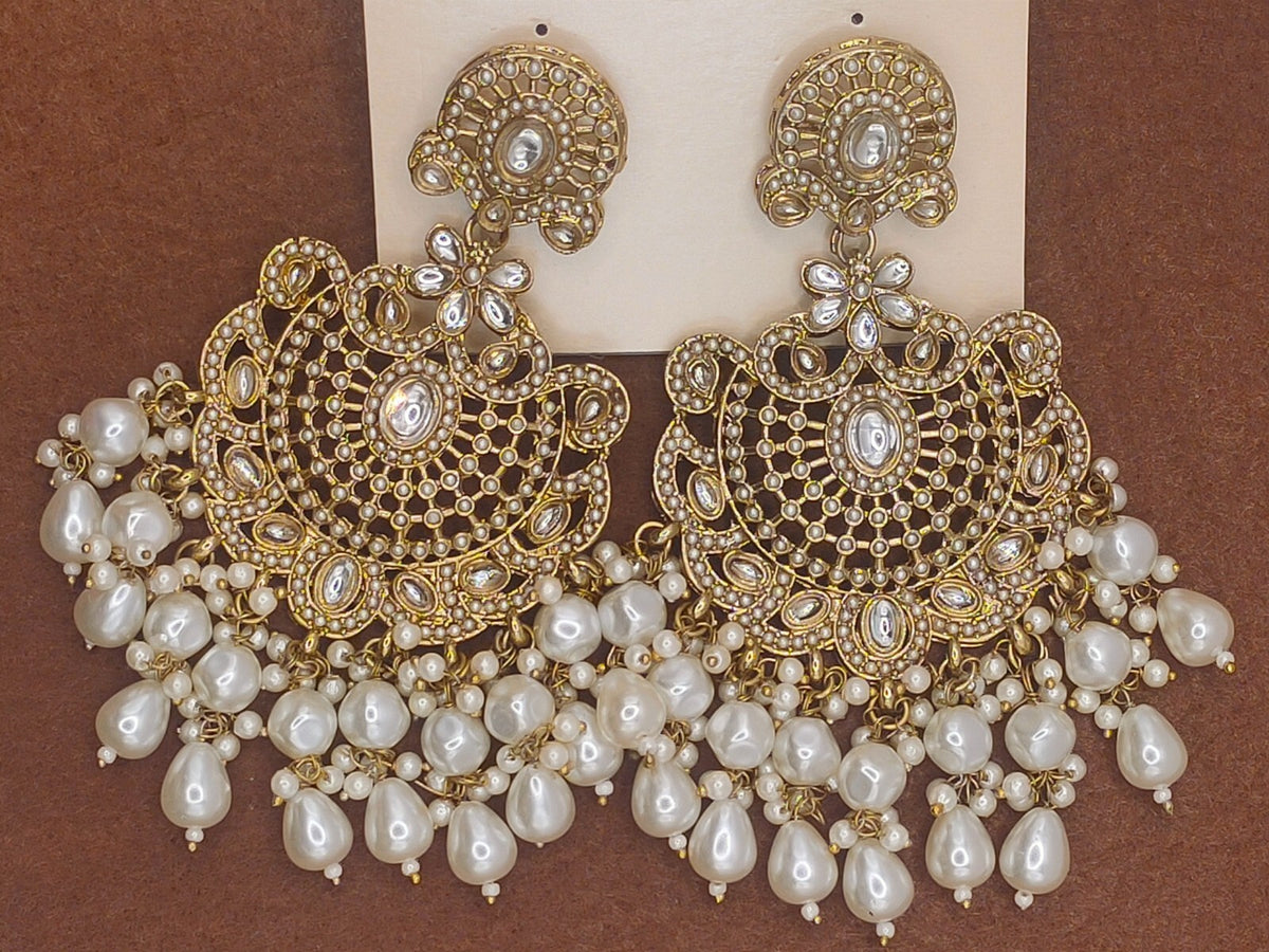 Elegant Bollywood Inspired Gold Kundan Earrings - Traditional Indian Jewelry 186