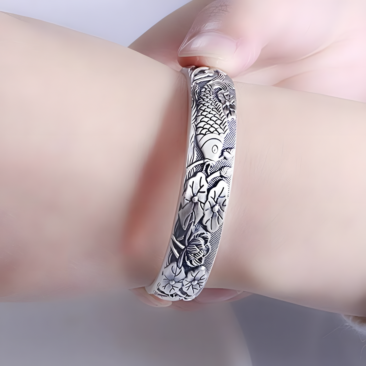 Vintage Lotus & Koi Fish Bracelet – Silver-Plated Zinc Alloy Cuff Bangle 1226