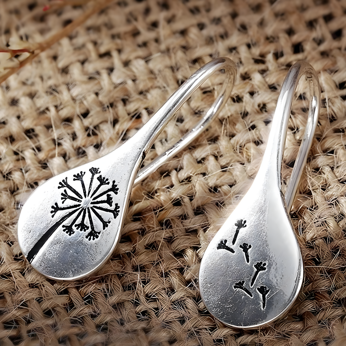 Vintage Silver-Tone Zinc Alloy Teardrop Dangle Earring Lightweight Artistic 1224