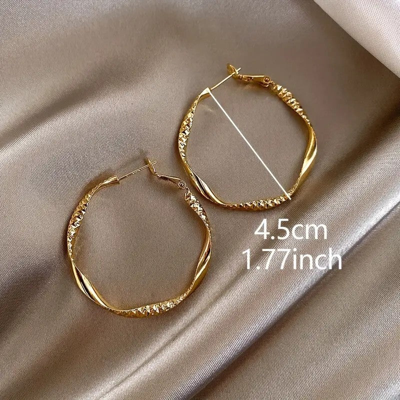 Elegant Simple Style Iron Jewelry Golden Twisted Pattern Hoop Earrings 40 UK