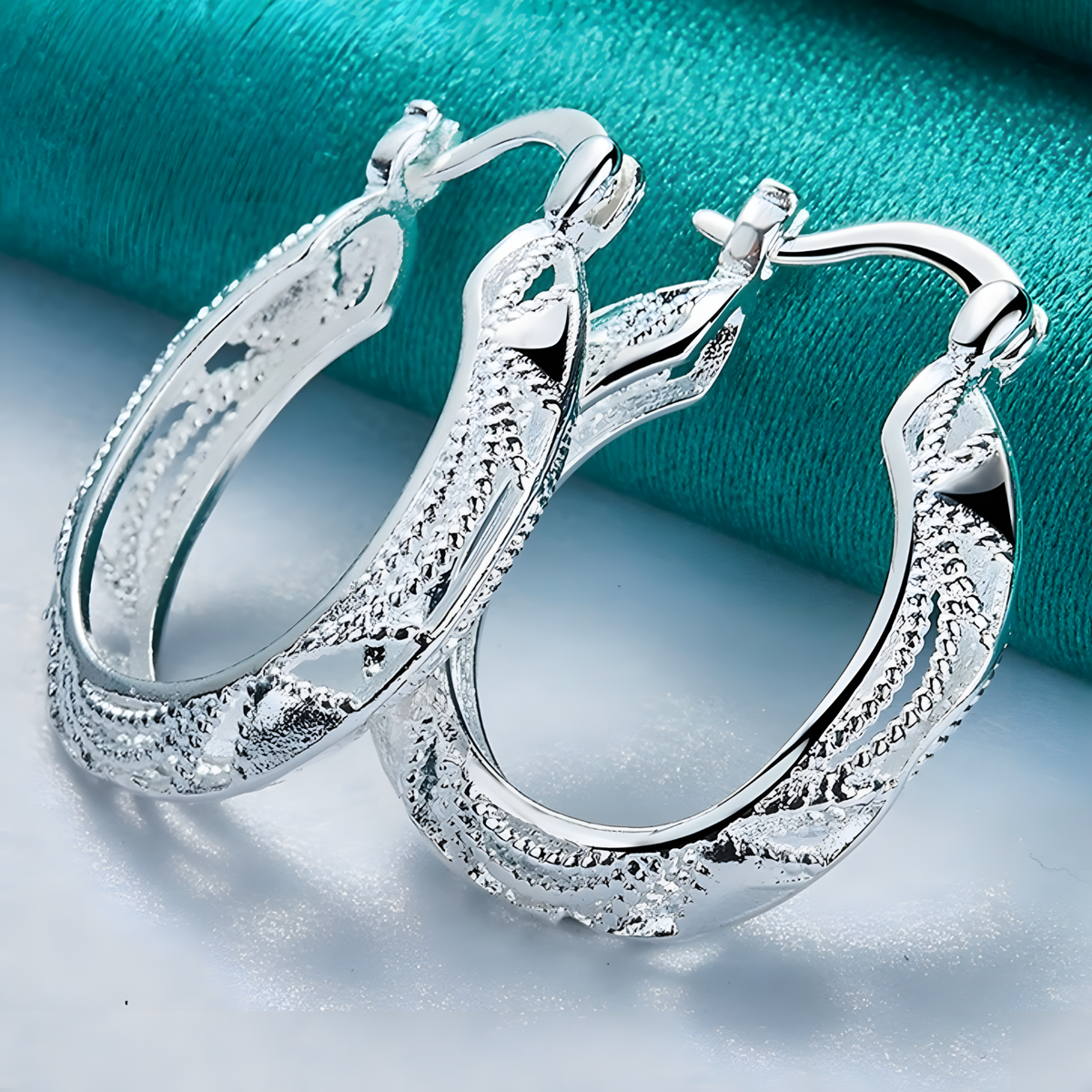Dragon Hollow Hoop Earrings — Ethnic Hollow Dragon Pattern Lightweight Hoop 1421