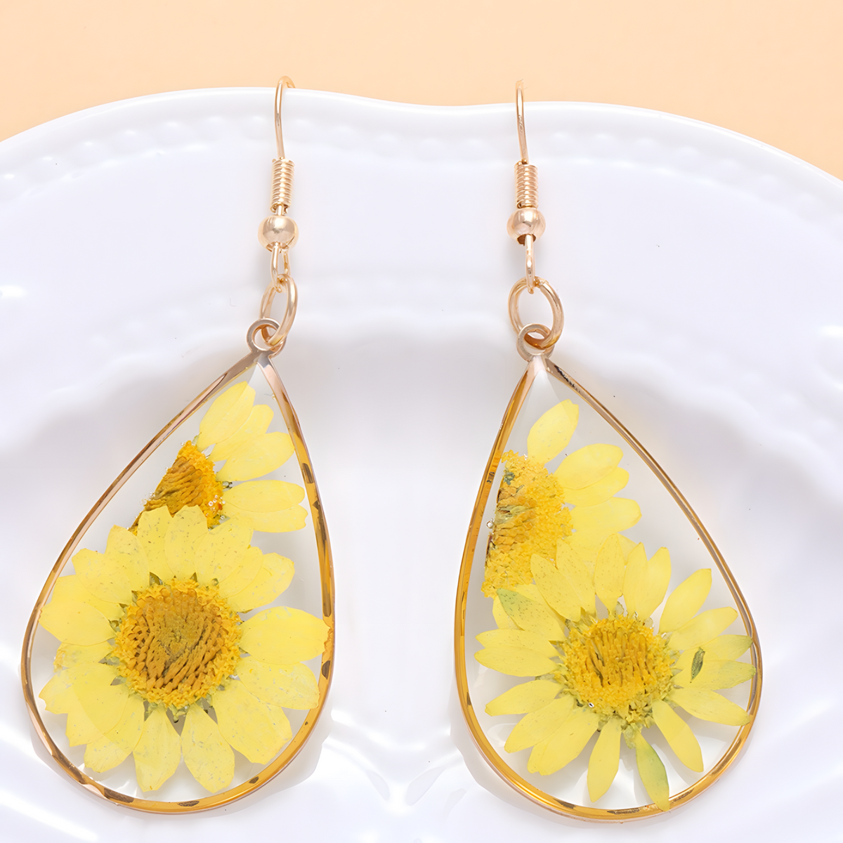 Handmade Yellow Daisy Flower Resin Drop Earrings - Pressed Floral Jewelry B38