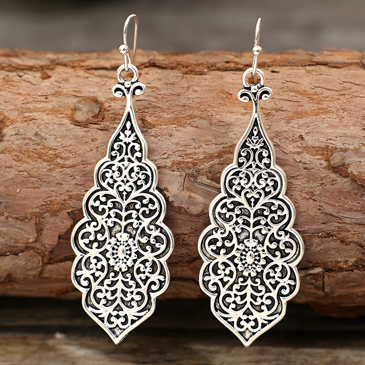 Elegant Vintage Style Silver Tone Openwork Drop Earrings Intricate Filigree B51
