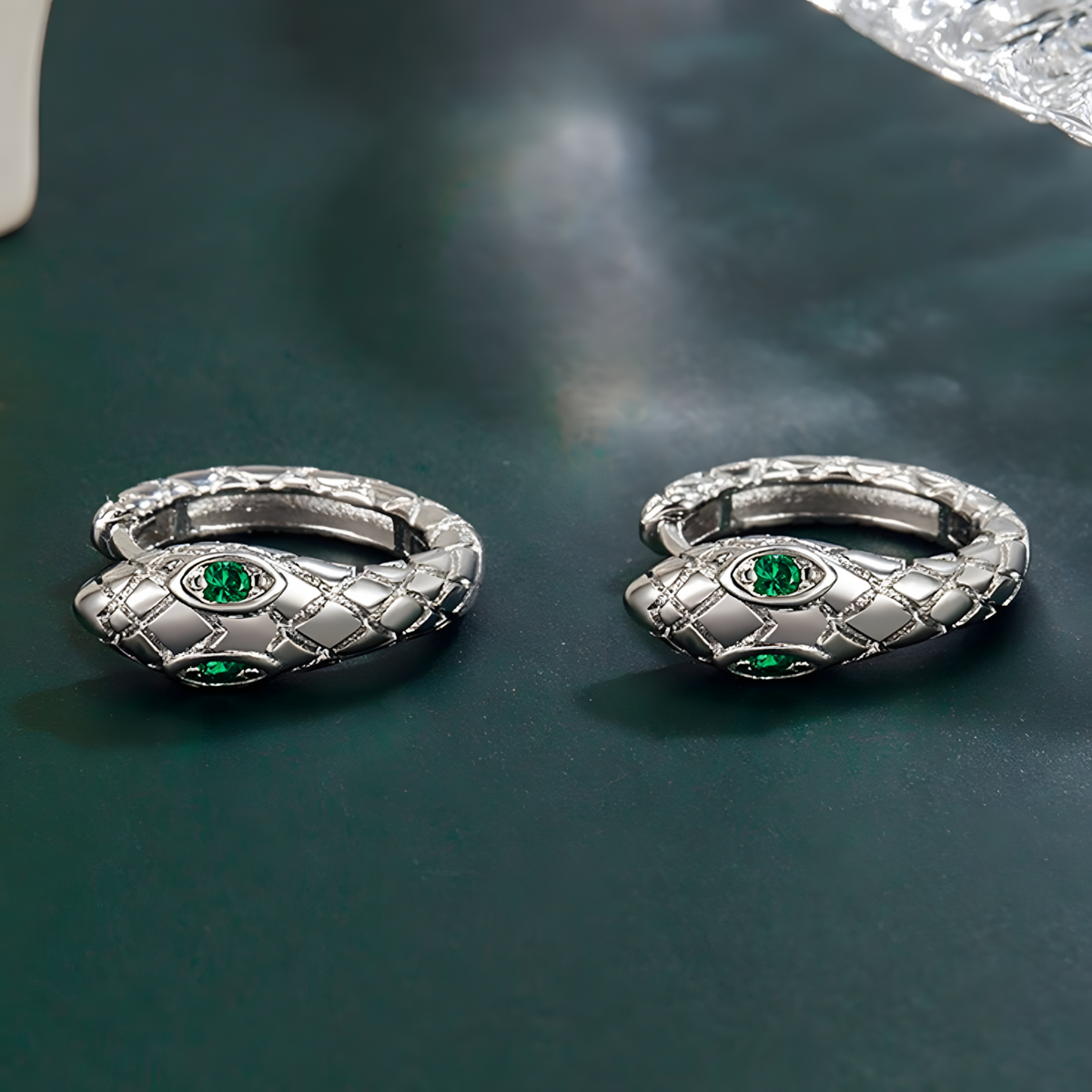 925 Silver-Plated Snake Hoop Earrings for Women Green Crystal Eyes Serpent 1033