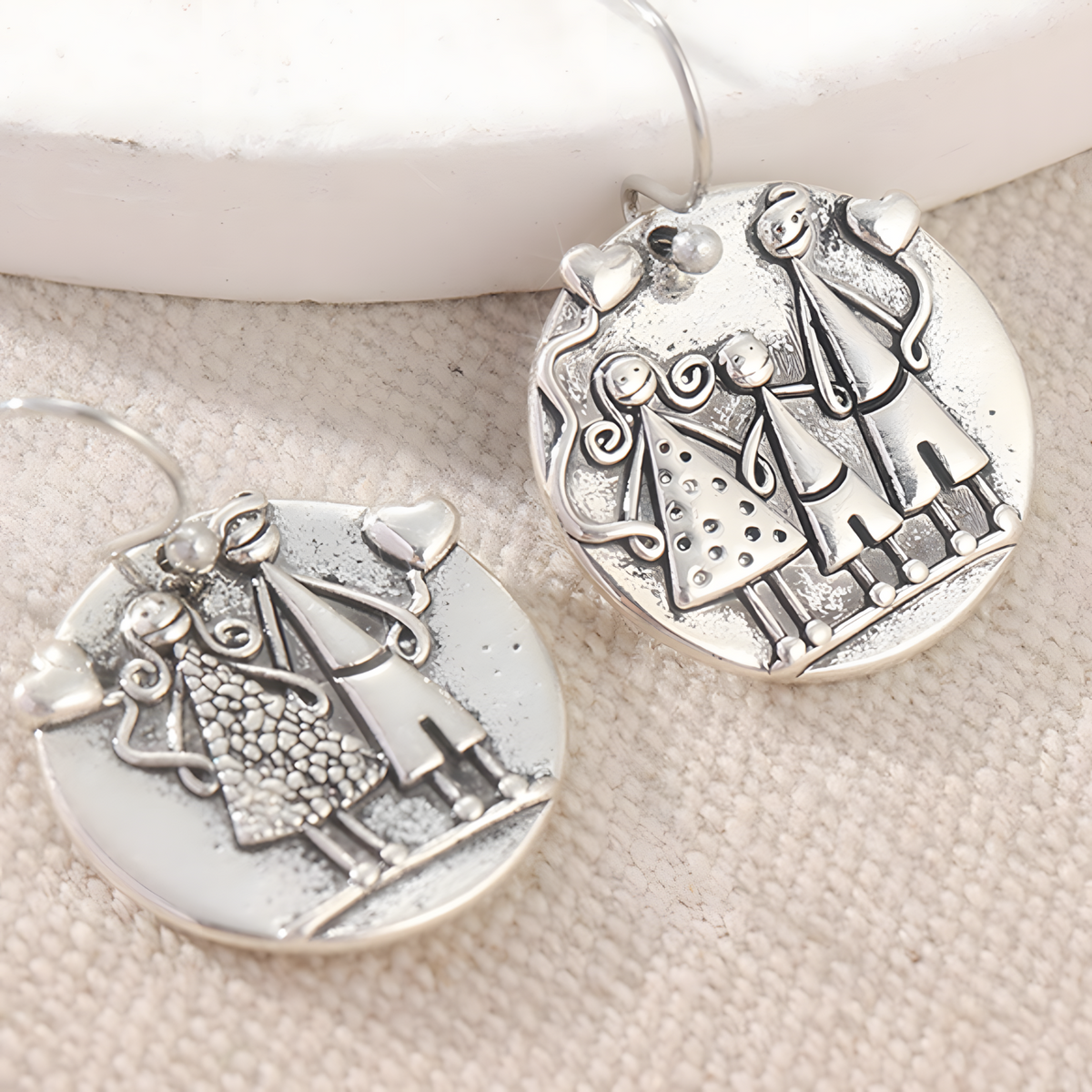 Family Love Dangle Earrings- Textured Round Disc & Heart Charm Drop Earring 1498