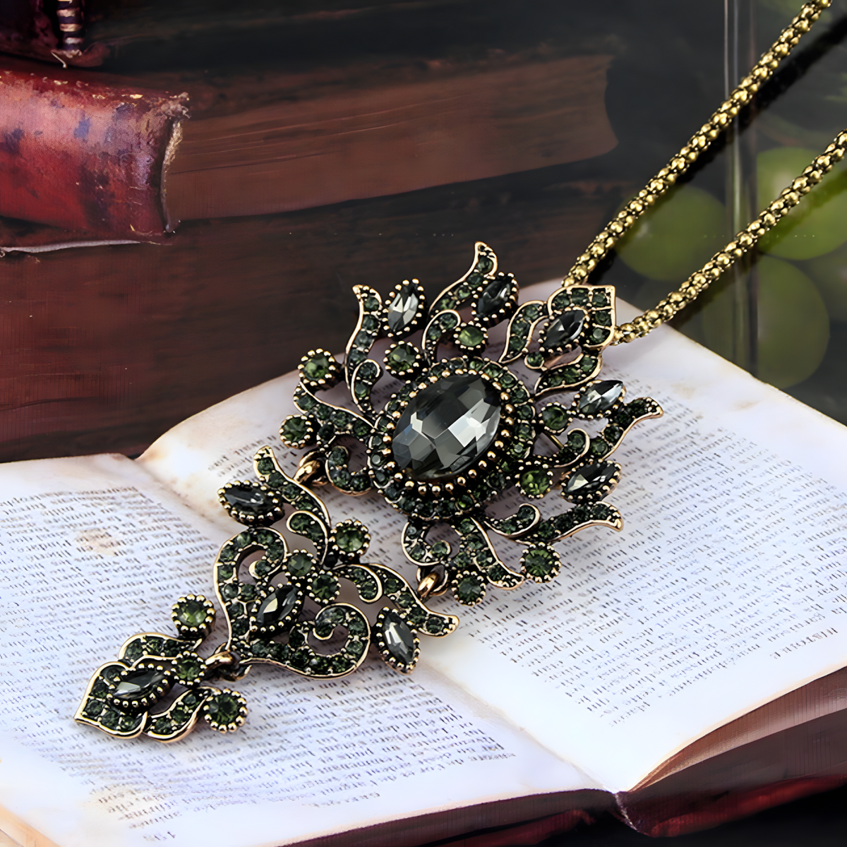 Gothic Floral Pendant Necklace Gold-Plated Zinc Alloy 46CM Chain Statement 1480