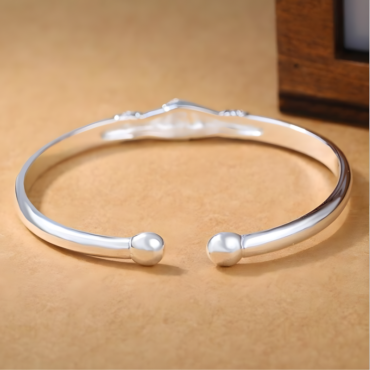 Women’s Silver-Plated Alloy Cuff Bracelet - Retro Handshake Open Bangle 20g 1444