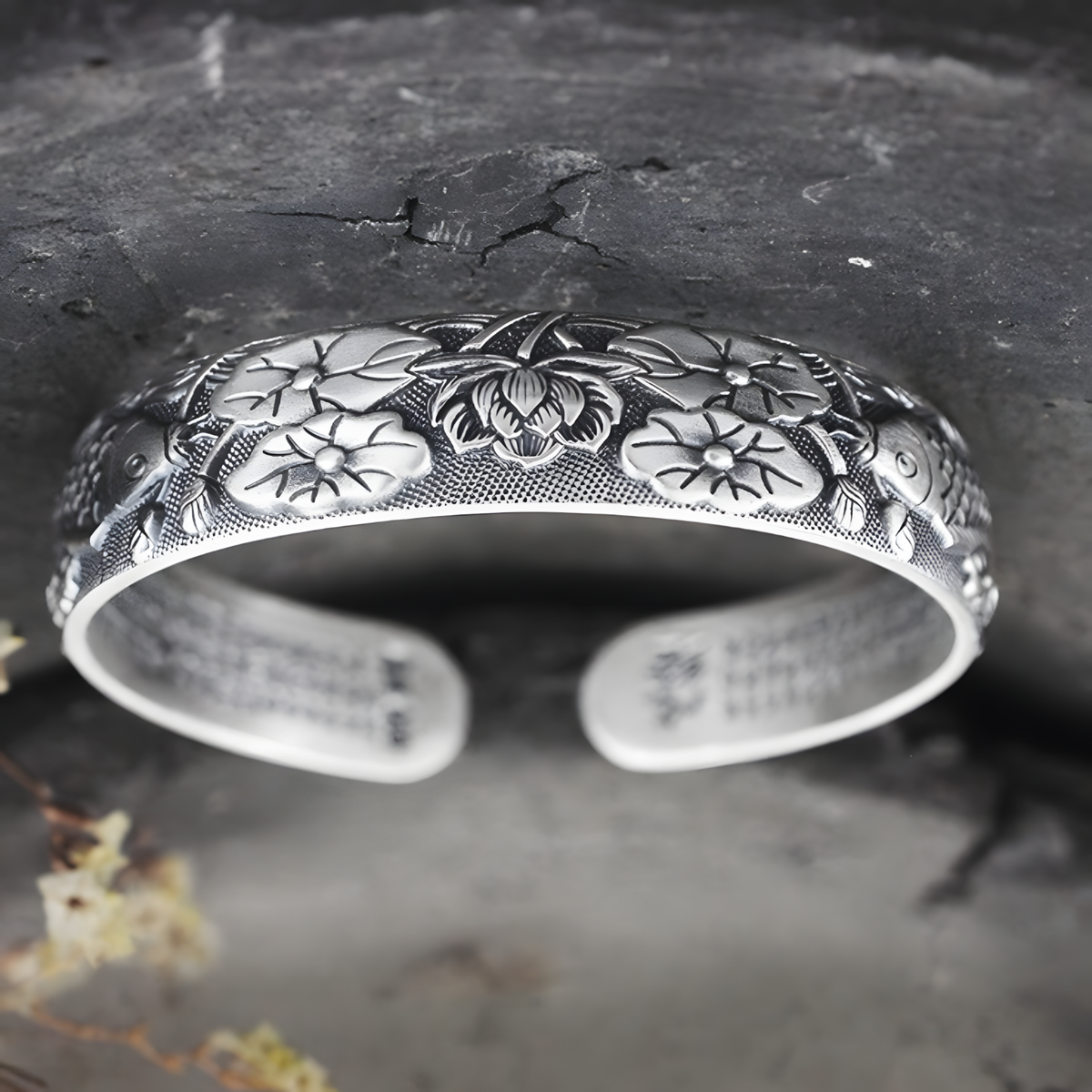 Vintage Lotus & Koi Fish Bracelet – Silver-Plated Zinc Alloy Cuff Bangle 1226