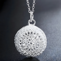 Unified Jewellery Premium Round Filigree Medallion Pendant Necklace Women 1831