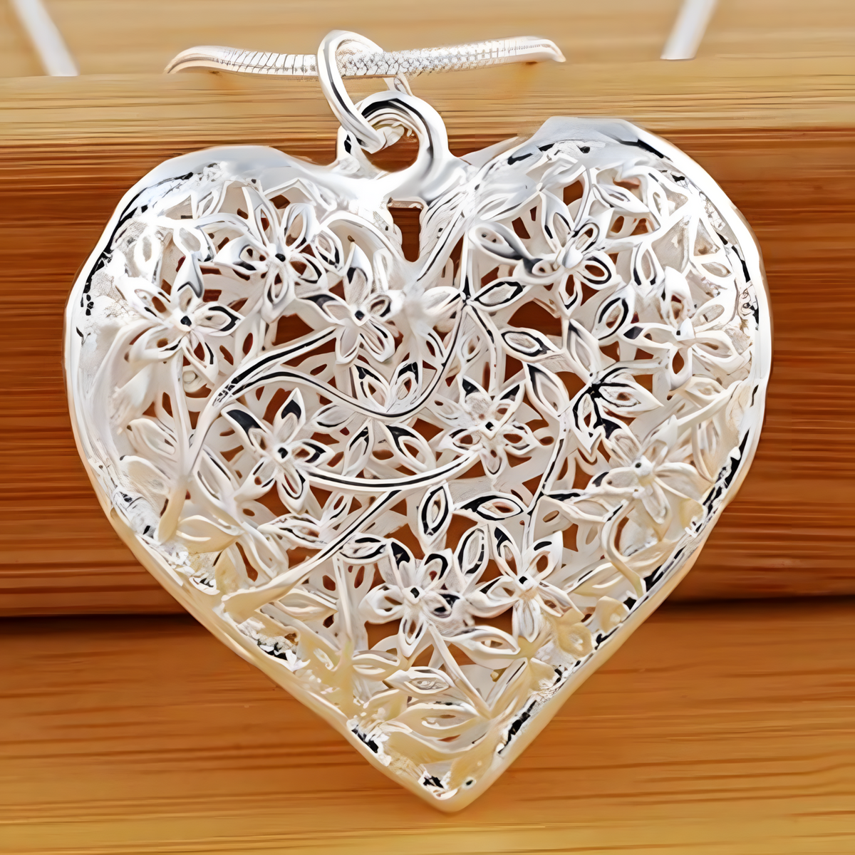 Filigree Heart Pendant Necklace for Women – Silver Plated Alloy Floral Cut 1101