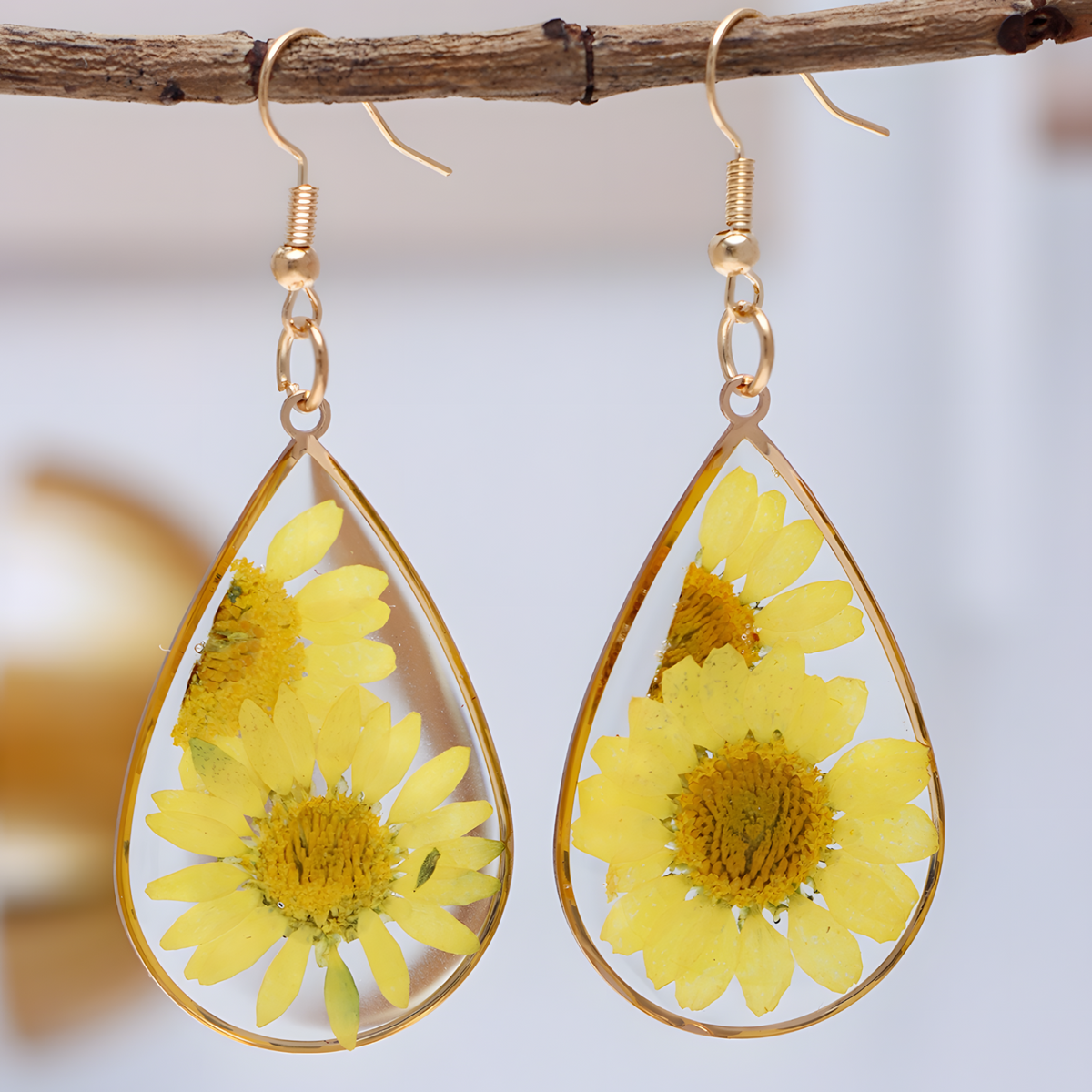 Handmade Yellow Daisy Flower Resin Drop Earrings - Pressed Floral Jewelry B38
