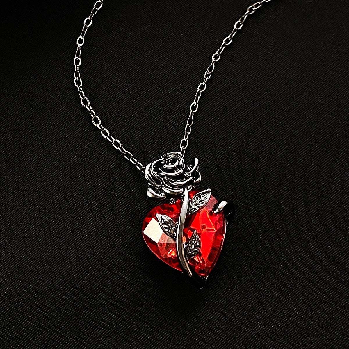 Womens Red Heart Rose Pendant Necklace-Black Rhodium-Plated Alloy, Faceted 1315