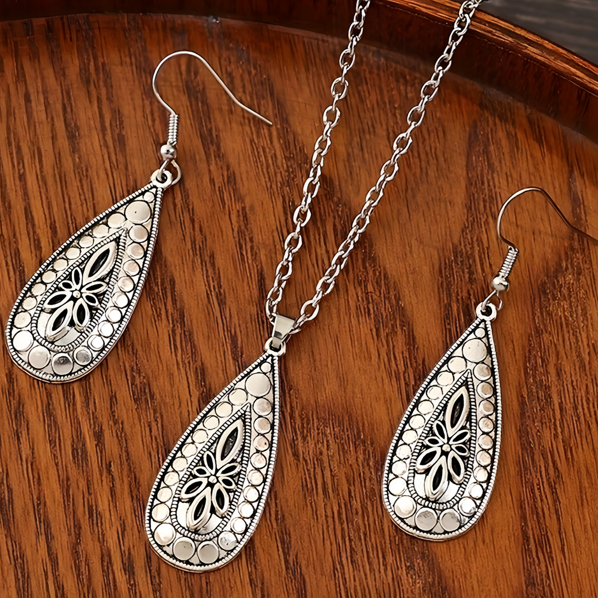 Vintage Water Drop Floral Carved Necklace and Drop Earrings Set, Teardrop 1723