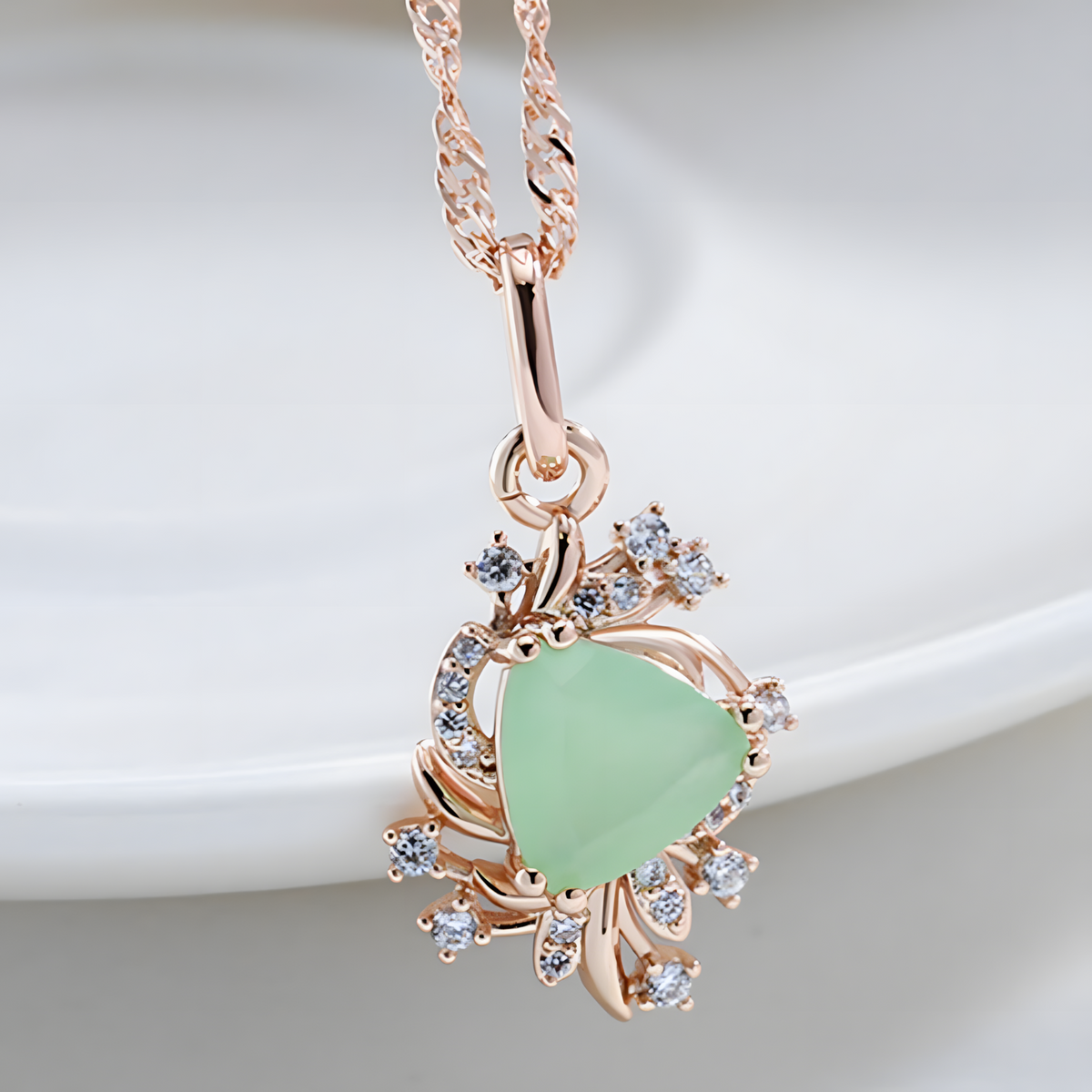 Rose Gold-Plated Alloy Green Zircon Floral Pendant Necklace Women Crystal 1282