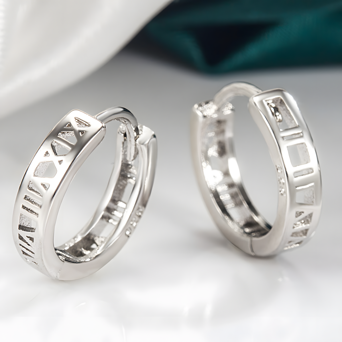 925 Silver-Plated Alloy Geometric Hoop Earrings – Trendy Round Huggie Style 936