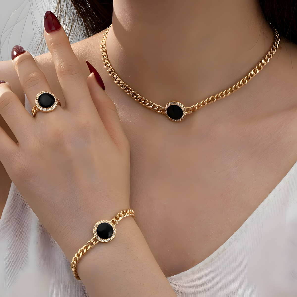 Black Round Pendant Gold Chain Necklace Bracelet Ring Set – Elegant 3-Piece 685