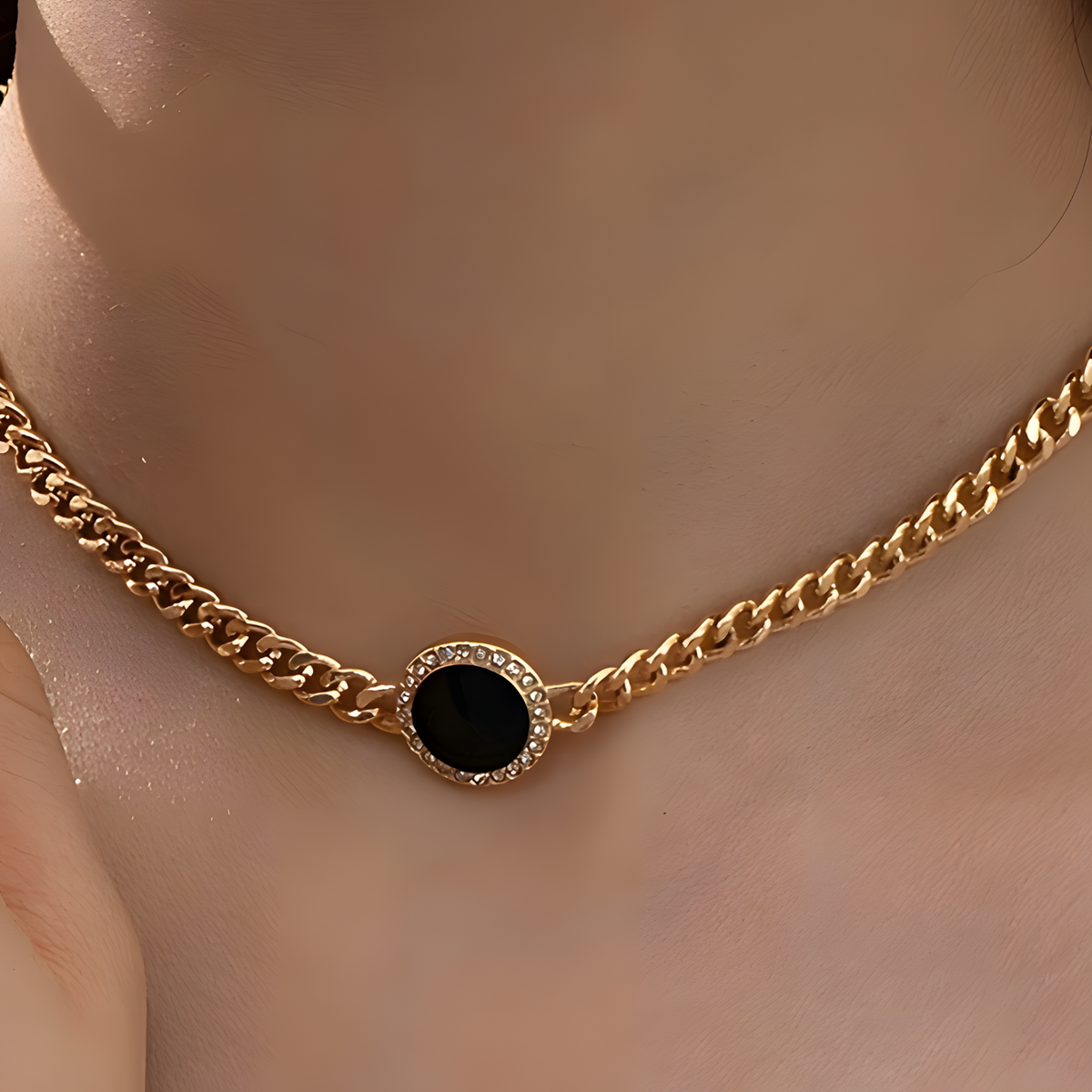 Black Round Pendant Gold Chain Necklace Bracelet Ring Set – Elegant 3-Piece 685