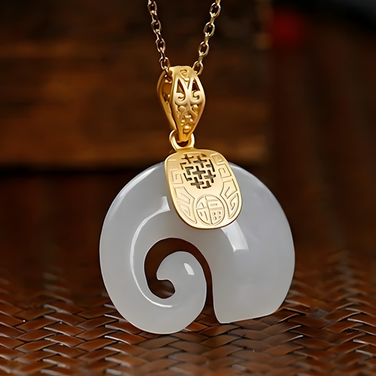 Natural White Green Jade Elephant Pendant Necklace 18K Gold Plated Women's 458