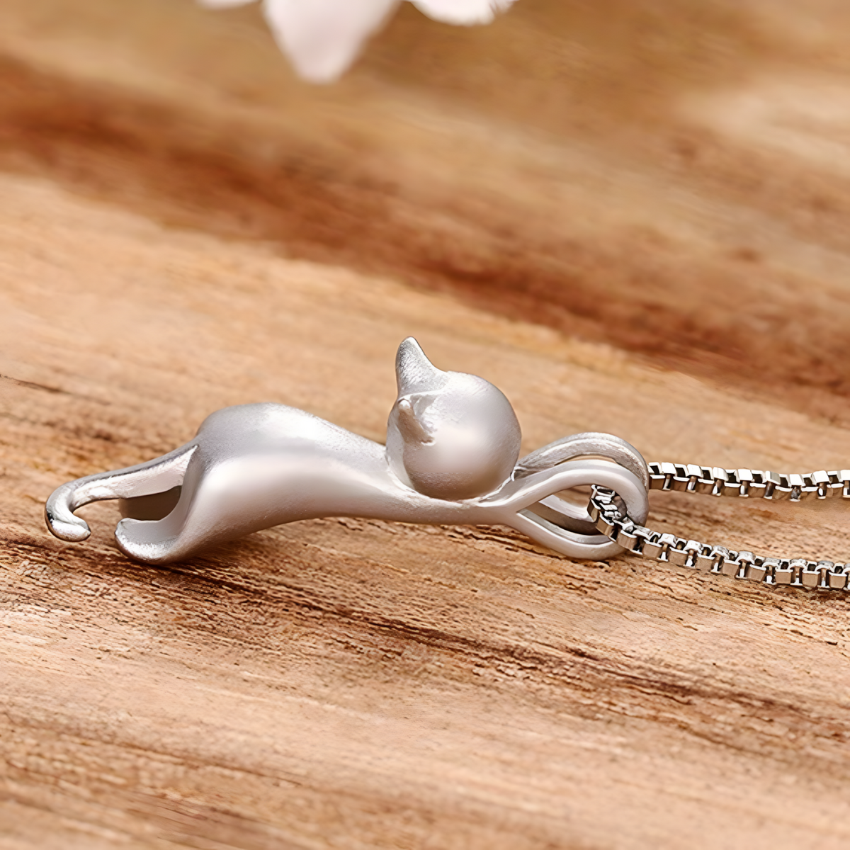 Cute Cat Pendant Necklace for Women – Minimalist Animal Design in Silver 829
