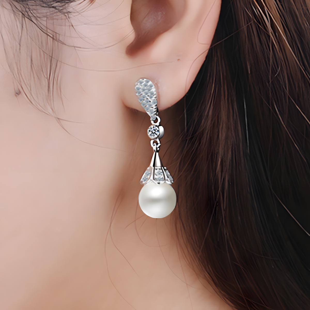 Women’s Silver-Plated Drop Earrings Sparkling Cubic Zirconia & Pearl 908