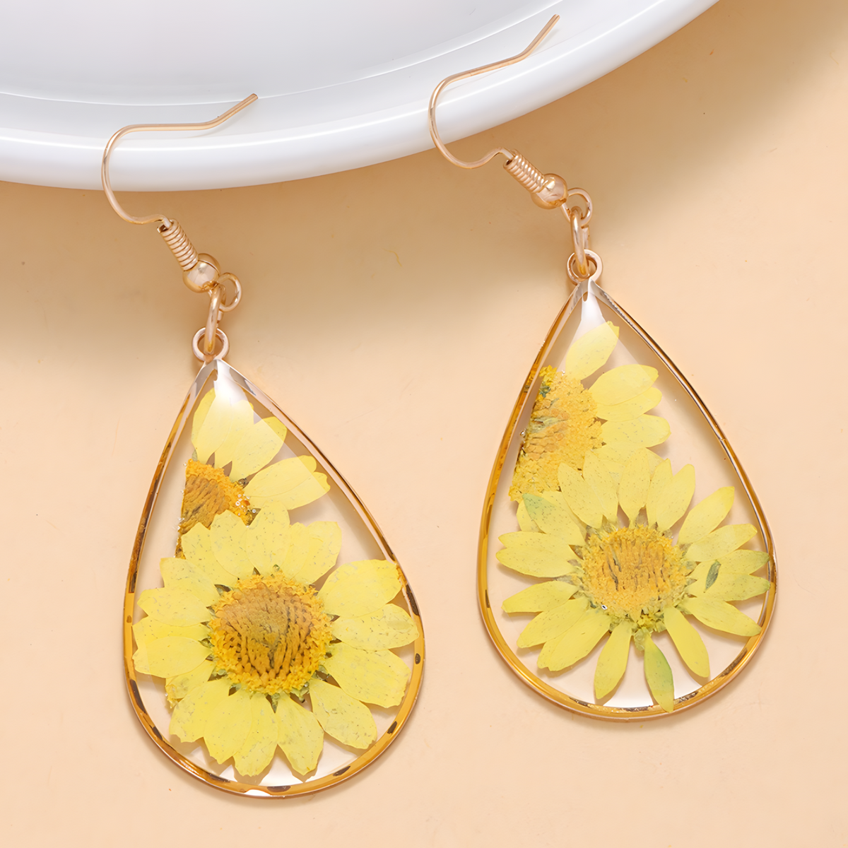 Handmade Yellow Daisy Flower Resin Drop Earrings - Pressed Floral Jewelry B38