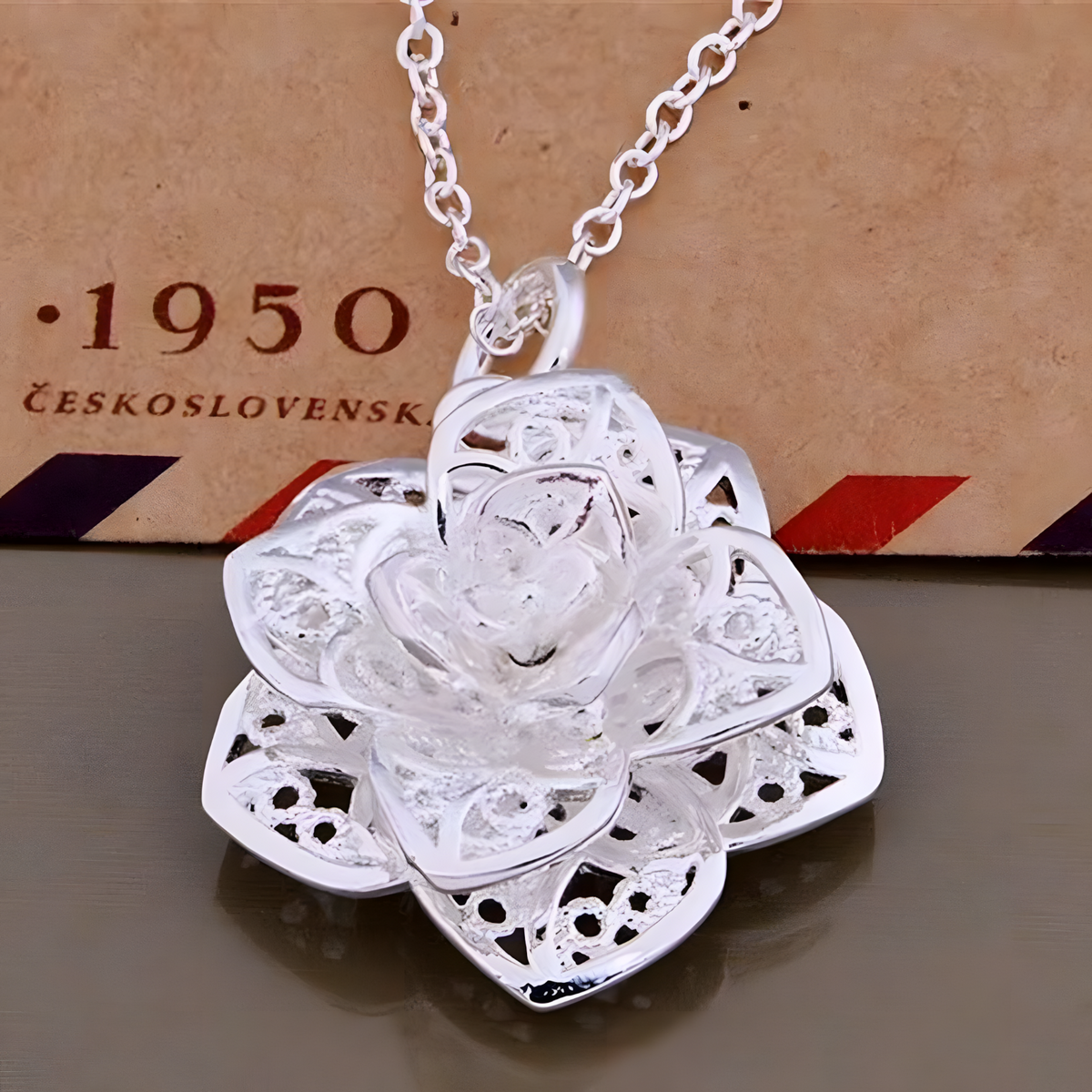 925 Sterling Silver Delicate Rose Flower Pendant Necklace Elegant Openwork 451