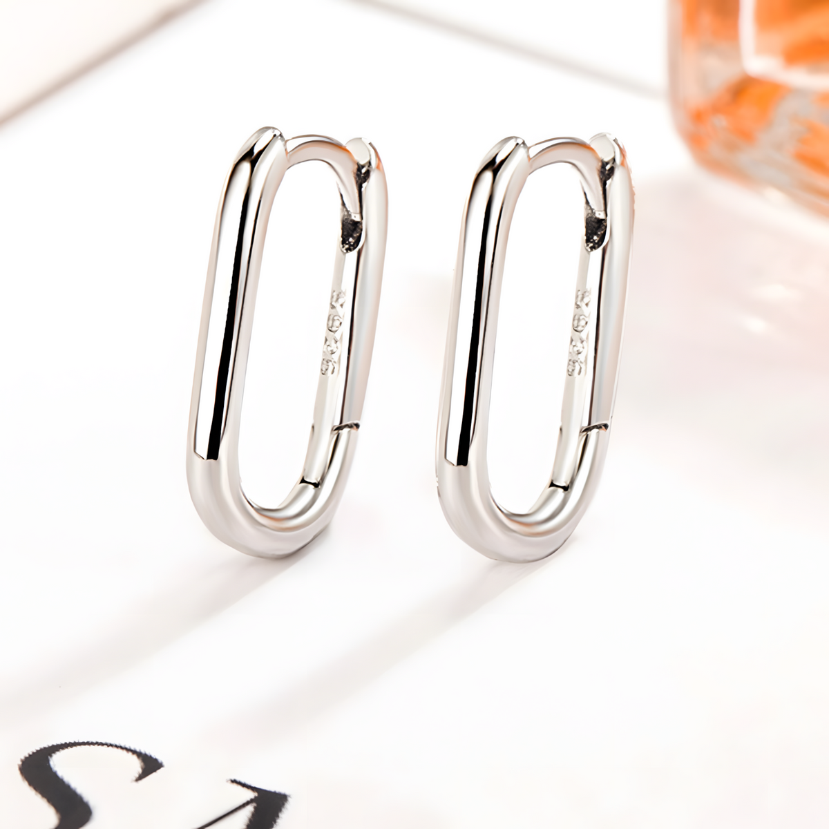 925 Silver-Plated Oval Hoop Earrings for Women– Sleek Geometric Huggie Hoops 933