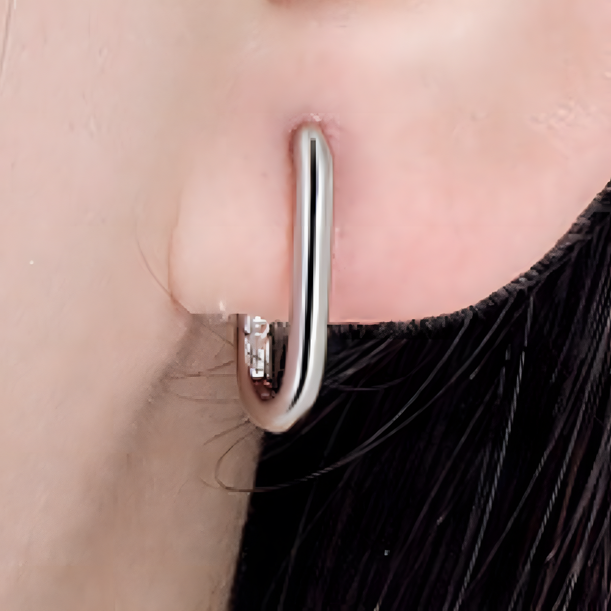 925 Silver-Plated Oval Hoop Earrings for Women– Sleek Geometric Huggie Hoops 933