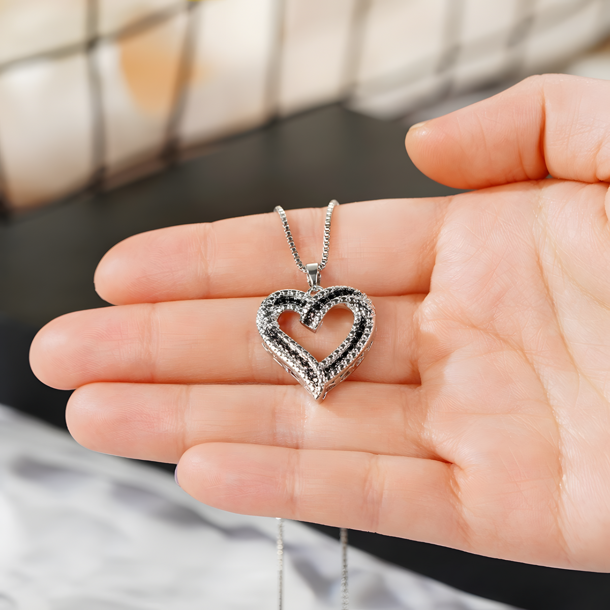 Women’s Black & White Cubic Zirconia Open Heart Pendant Necklace 1443