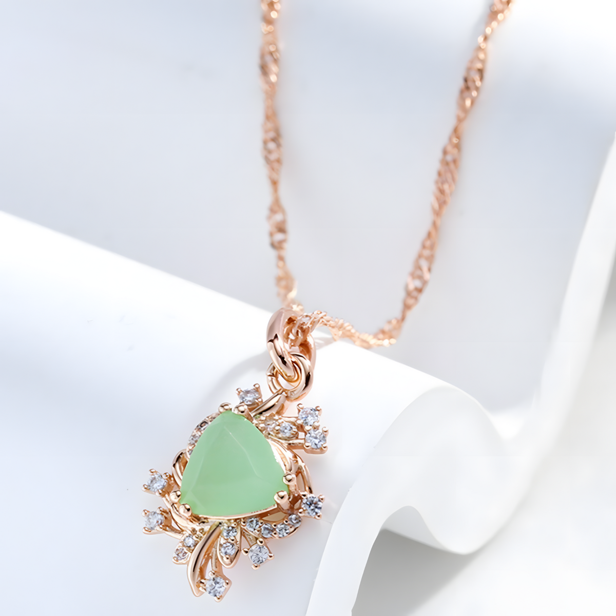 Rose Gold-Plated Alloy Green Zircon Floral Pendant Necklace Women Crystal 1282