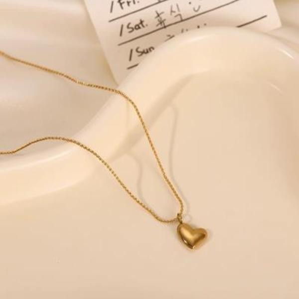 Stainless Steel Love Heart Necklace – Elegant Gold Snake Chain Pendant Women 747