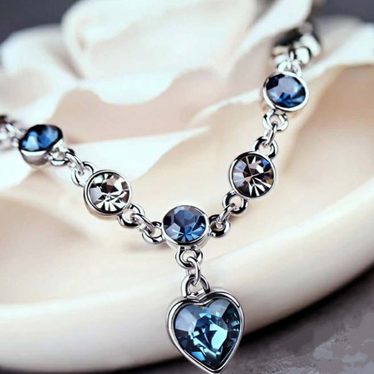 Blue Crystal Heart Charm Bracelet for Women – Sparkling Cubic Zirconia Chain 984