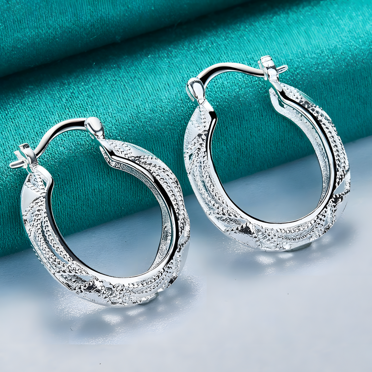 Dragon Hollow Hoop Earrings — Ethnic Hollow Dragon Pattern Lightweight Hoop 1421