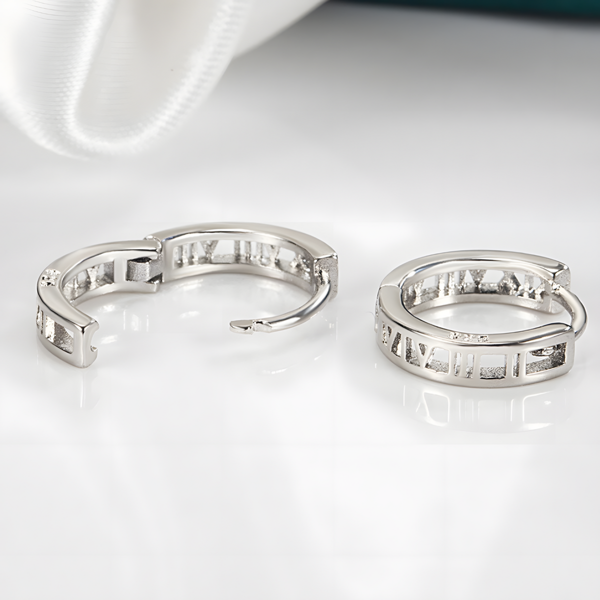 925 Silver-Plated Alloy Geometric Hoop Earrings – Trendy Round Huggie Style 936