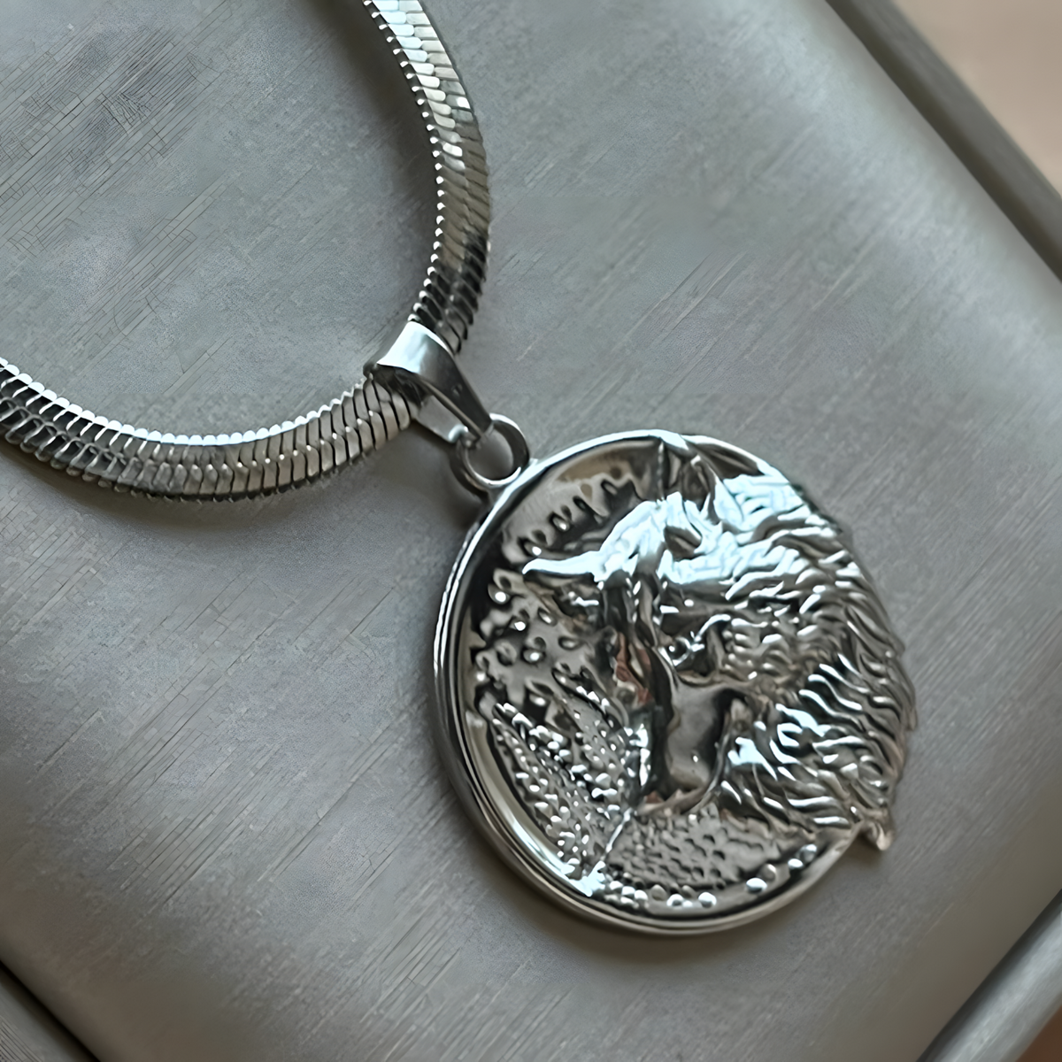 Titanium Steel Wolf Head Pendant Necklace Silver Amulet Animal Jewelry B157