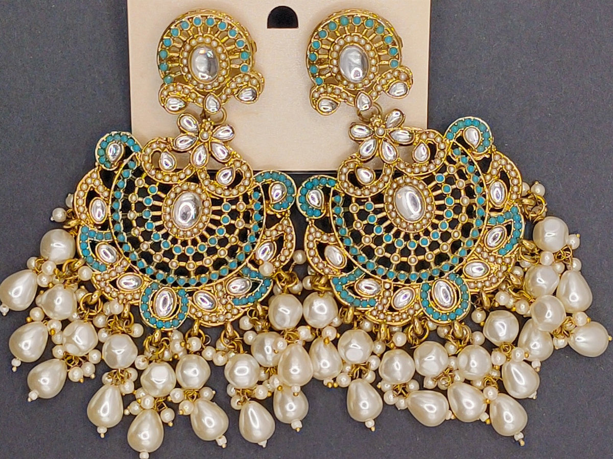 Elegant Bollywood Inspired Gold Kundan Earrings - Traditional Indian Jewelry 221