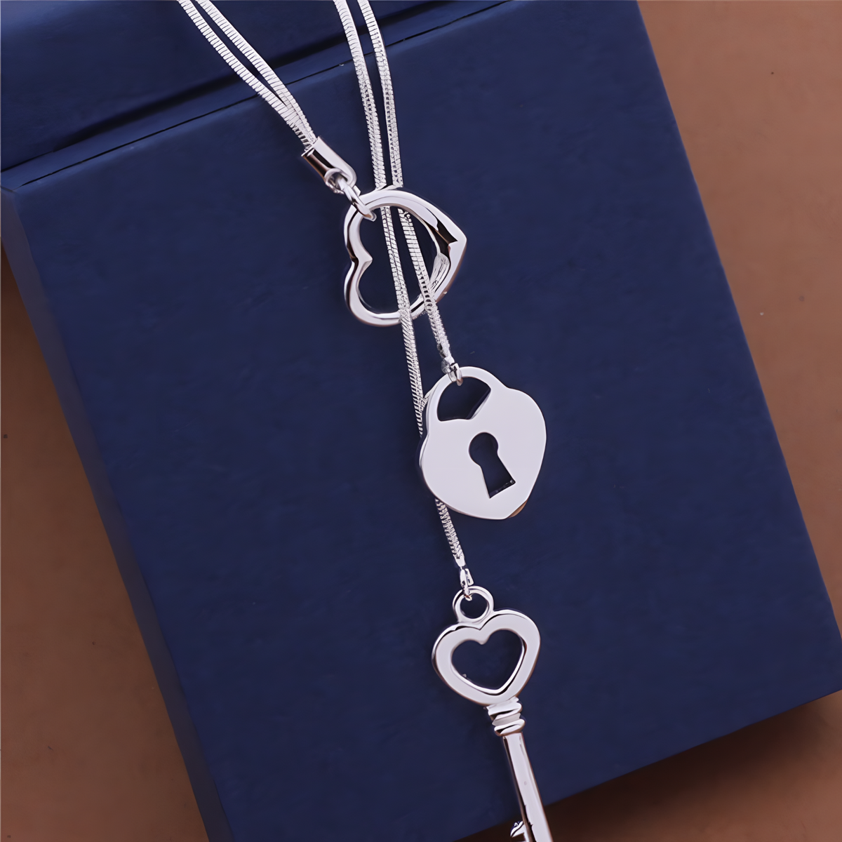 Lock & Key Heart Pendant Necklace for Women–Copper Alloy 925 Silver Plating 1215