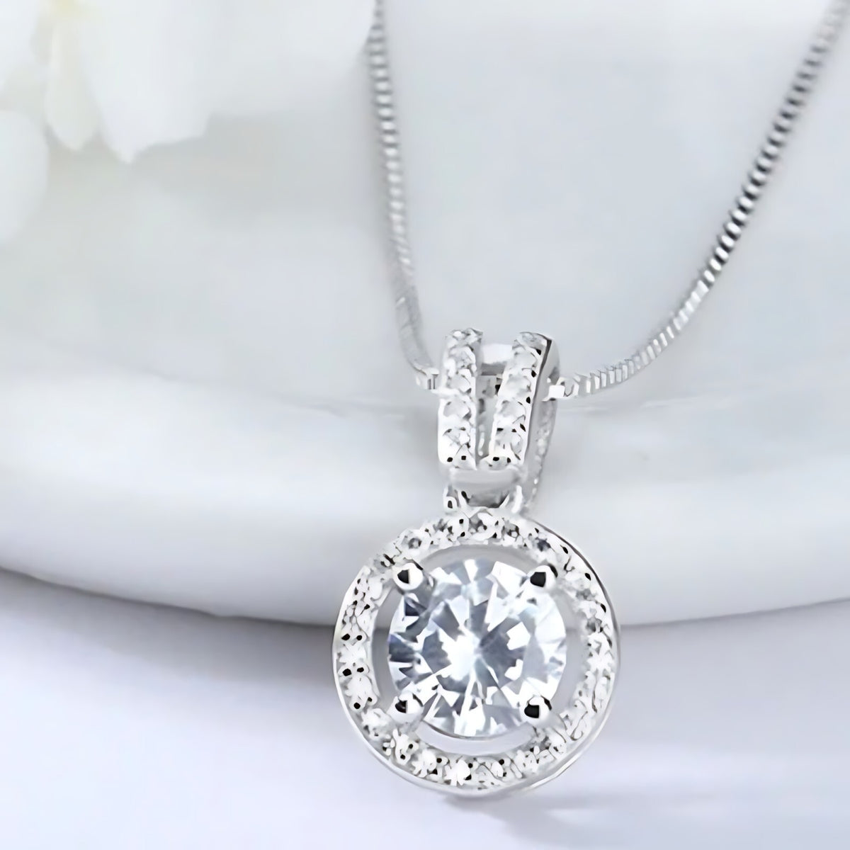 925 Sterling Silver Zircon Pendant Necklace Elegant Women?s Fashion Jewelry 250