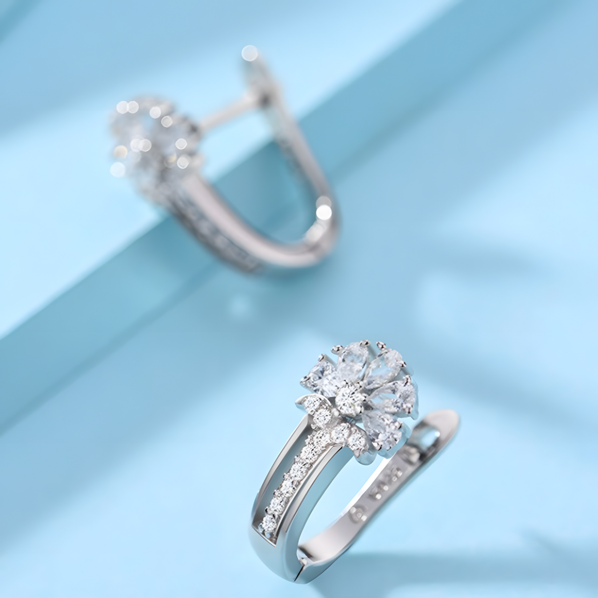 925 Sterling Silver Crystal Flower Stud Earrings Women; Clear Zirconia Pave B182