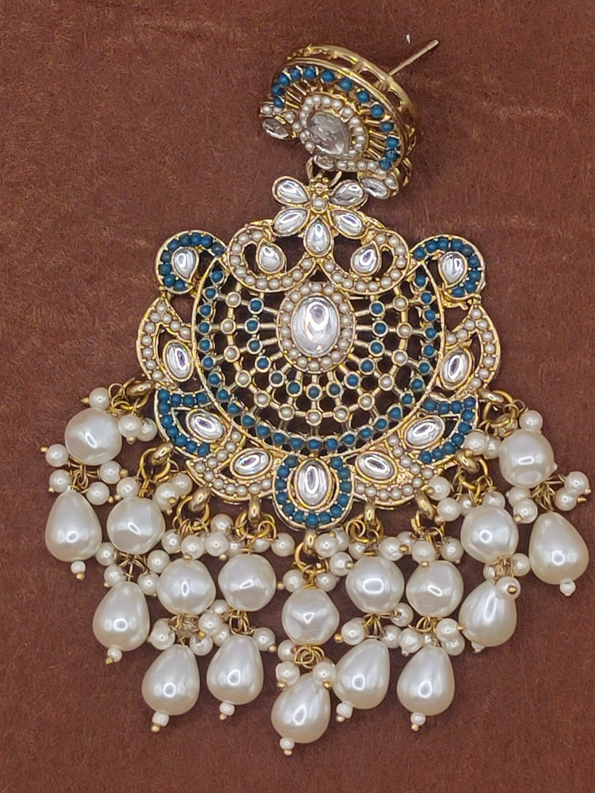 Elegant Bollywood Inspired Gold Kundan Earrings - Traditional Indian Jewelry 189